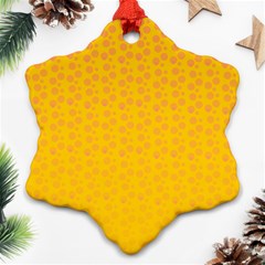 Background Polka Yellow Ornament (snowflake)