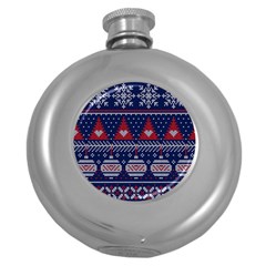 Beautiful Knitted Christmas Pattern Round Hip Flask (5 Oz) by Vaneshart