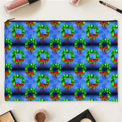 Christmas Wreath Cosmetic Bag (xxxl) by bloomingvinedesign