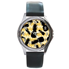 Ananas Chevrons Noir/jaune Round Metal Watch by kcreatif