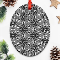 Black And White Pattern Ornament (oval Filigree)