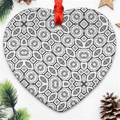 Black And White Baroque Ornate Print Pattern Heart Ornament (Two Sides)