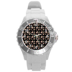 Robin Art Black Pattern Round Plastic Sport Watch (l) by snowwhitegirl