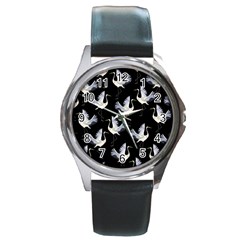 Crane Pattern Round Metal Watch