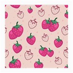 Seamless strawberry fruit pattern background Medium Glasses Cloth Front