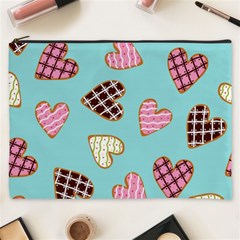 Seamless Pattern With Heart Shaped Cookies With Sugar Icing Cosmetic Bag (xxxl)