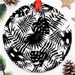 Black and white tropical leafs pattern, vector image Ornament (Round Filigree) Front