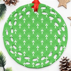 Green And White Art-deco Pattern Ornament (round Filigree)