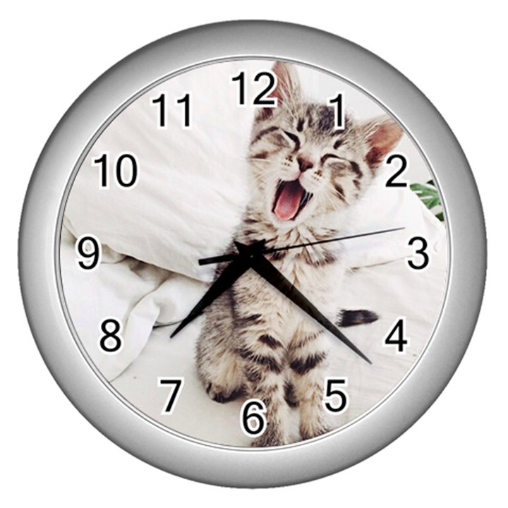 Laughing Kitten Wall Clock (Silver)