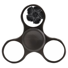 1561332892177 Copy 3072x4731 2 Finger Spinner by Sabelacarlos