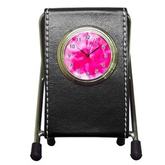 Complementary Contrast Pen Holder Desk Clock by ginnyden