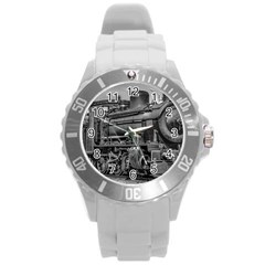 Steam Locomotive, Montevideo, Uruguay Round Plastic Sport Watch (l) by dflcprintsclothing