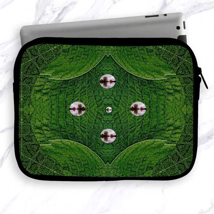 one Island in a safe environment of eternity green Apple iPad 2/3/4 Zipper Cases