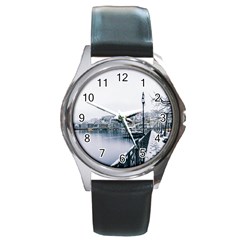 Winter Season Round Metal Watch