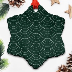 Green Sashiko Ornament (snowflake) by goljakoff