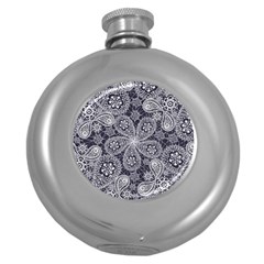 White flower mandala Round Hip Flask (5 oz)