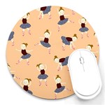 Cute  Pattern With  Dancing Ballerinas On Pink Background Round Mousepads Front