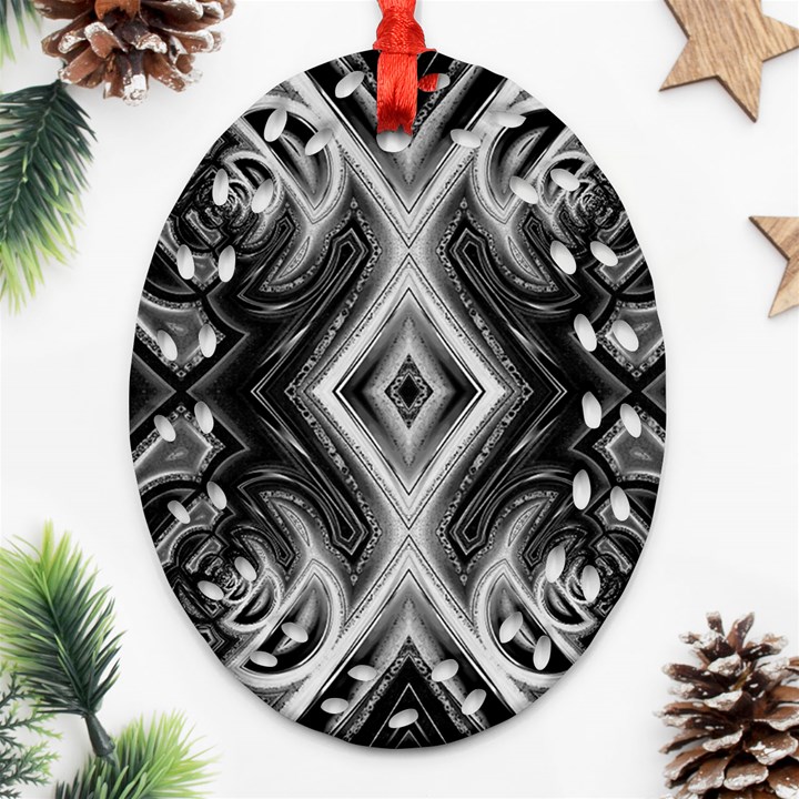 Black and white Ornament (Oval Filigree)