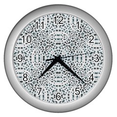 Dots Motif Geometric Print Design Wall Clock (silver)