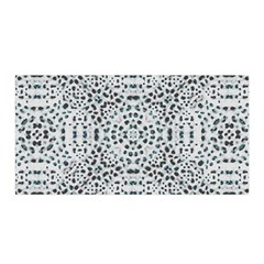 Dots Motif Geometric Print Design Satin Wrap