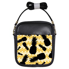 Ananas Chevrons Noir/jaune Girls Sling Bag by kcreatif