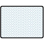 Chevrons Bleu clair/Blanc Fleece Blanket (Large)  80 x60  Blanket Front