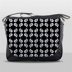 Abstrait Spirale Blanc/noir Messenger Bag by kcreatif