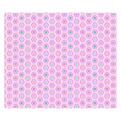 Hexagonal Pattern Unidirectional Double Sided Flano Blanket (small) 