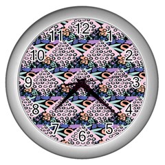 Diamond Spots Wall Clock (silver)