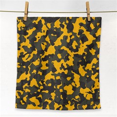 Camouflage Jaune/vert  Face Towel by kcreatif