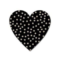 Pattern Marguerites Heart Magnet