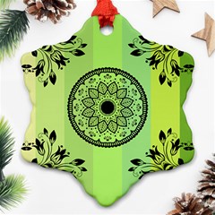 Green Grid Cute Flower Mandala Ornament (Snowflake)