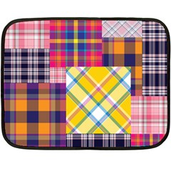 Checks Pattern Fleece Blanket (Mini)