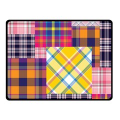 Checks Pattern Fleece Blanket (Small)