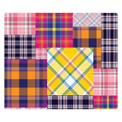 Checks Pattern Double Sided Flano Blanket (Small) 