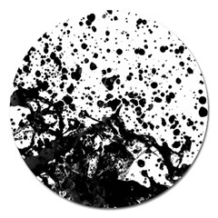 Black And White Abstract Liquid Design Magnet 5  (round) by dflcprintsclothing