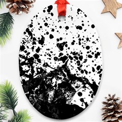 Black And White Abstract Liquid Design Oval Ornament (two Sides) by dflcprintsclothing