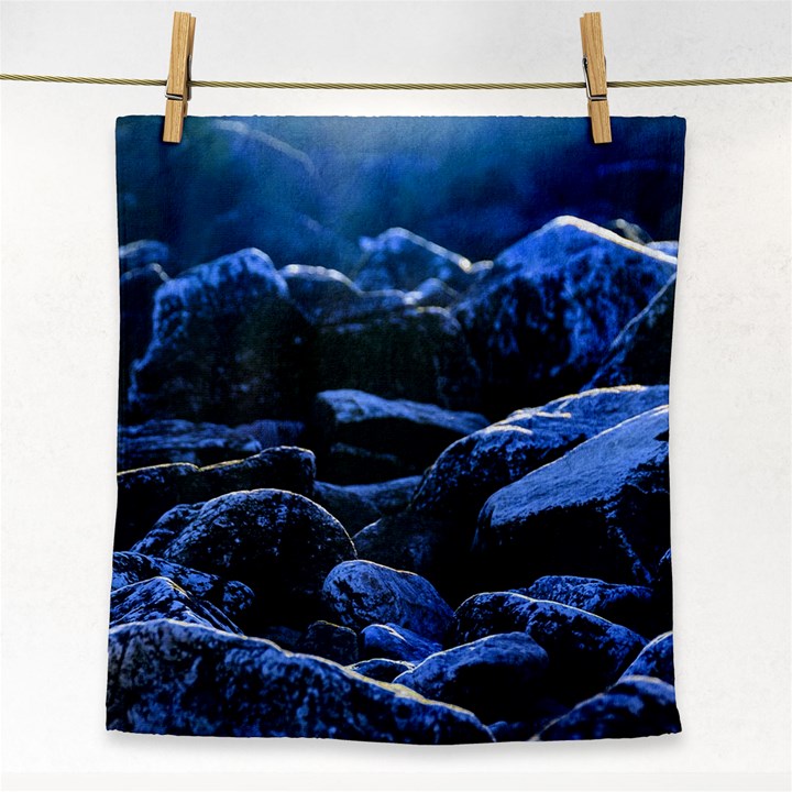 Big Rocks Illuminated By Sunlight Print Face Towel