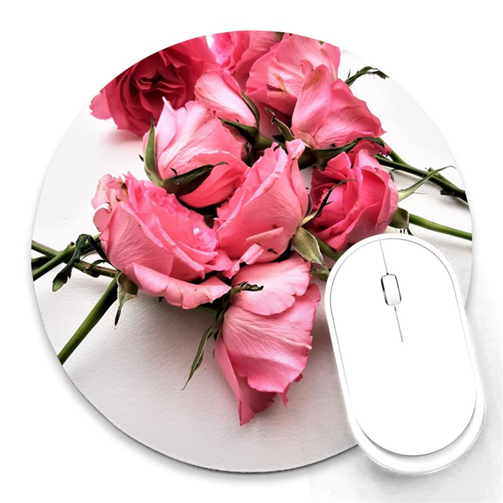 Scattered roses Round Mousepads