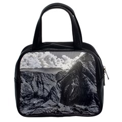 Machu Picchu Black And White Landscape Classic Handbag (two Sides) by dflcprintsclothing