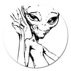 Paul Alien Magnet 5  (round) by KenArtShop