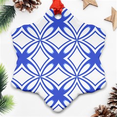 Pattern 6-21-4c Ornament (snowflake) by PatternFactory