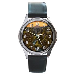 Landscape-cannon-river-mountain Round Metal Watch