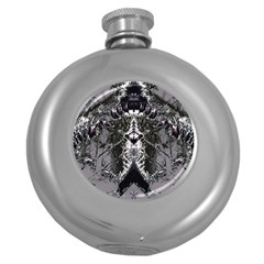 Alien Deco Round Hip Flask (5 Oz) by MRNStudios