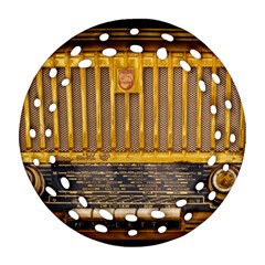 Radio-old-tube-radio-nostalgia Ornament (Round Filigree)