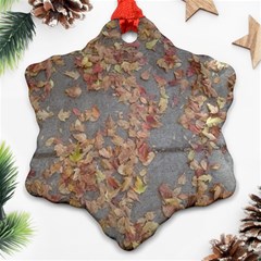 Sidewalk Leaves Ornament (snowflake)