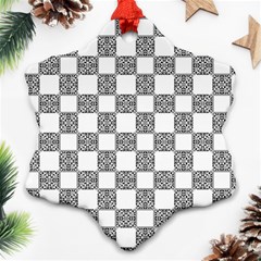 Seamless Tile Derivative Pattern Ornament (snowflake)