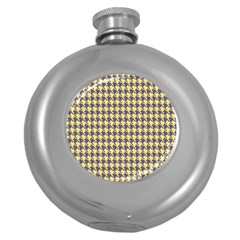 Houndstooth Round Hip Flask (5 Oz) by nate14shop