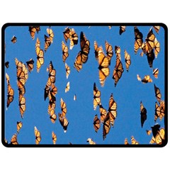 Eastern Monarch Butterfly Fleece Blanket (Large) 