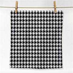 Houndstooth Face Towel by nateshop